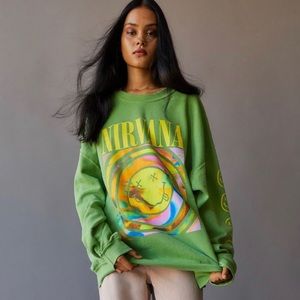 UBRAN OUTFITTERS Green Nirvana sweatshirt S/M